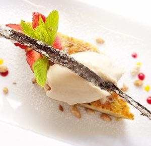 Żurek z jajkiem i kiełbasą